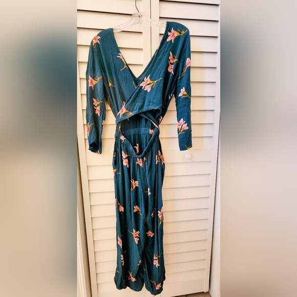 Billabong Floral jumpsuit Size Small - Picture 6 of 9